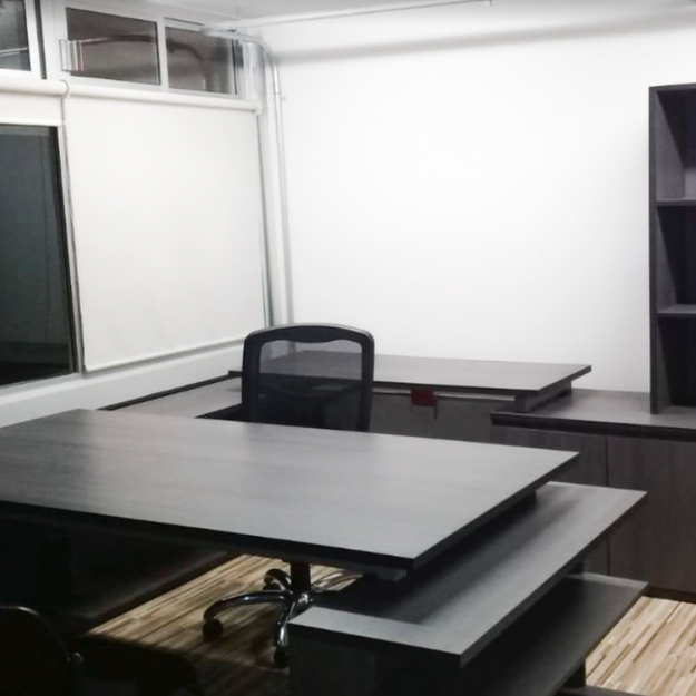 Mobiliario de oficina personalizado para Cliente corporativo