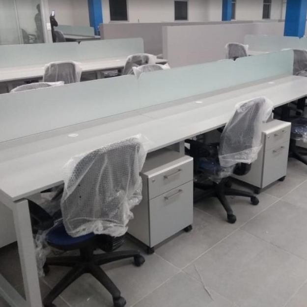 Mobiliario de oficina personalizado para Cliente corporativo