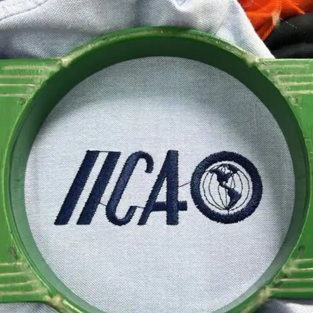 Bordado en uniformes personalizado para IICA