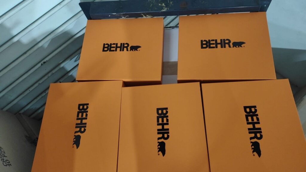 Cajas de regalo personalizadas para Behr · Grupo Beyond