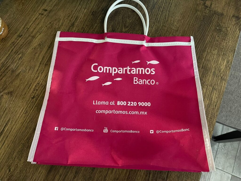 Bolsa de mandado con logo personalizado para Compartamos Banco