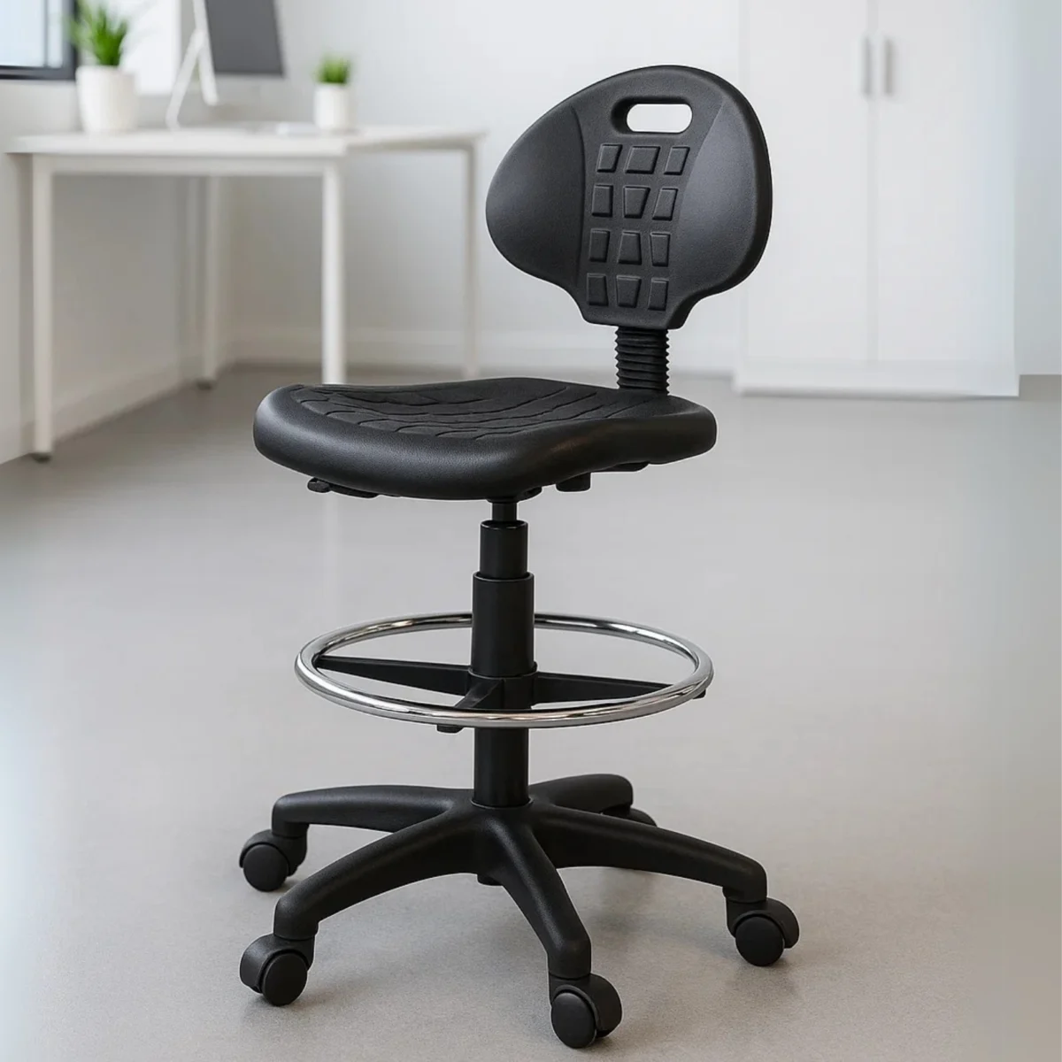 Silla Cajero Industrial Poliuretano Negro