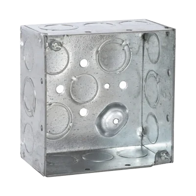 Caja Cuadrada Galvanizada  de 4″ x 4″, profundidad de 2 1/8″. Cuenta con 10 KO de 1/2″ y 6 TKO (1/2″ – 3/4″))